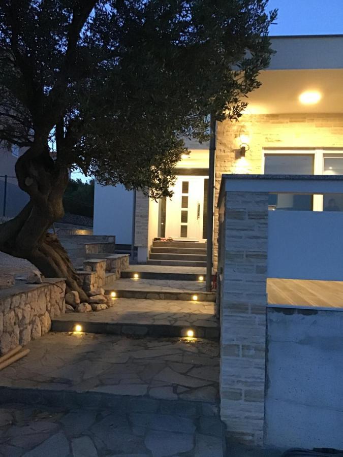 Moderner Bungalow Mit Meerblick Lun  Esterno foto