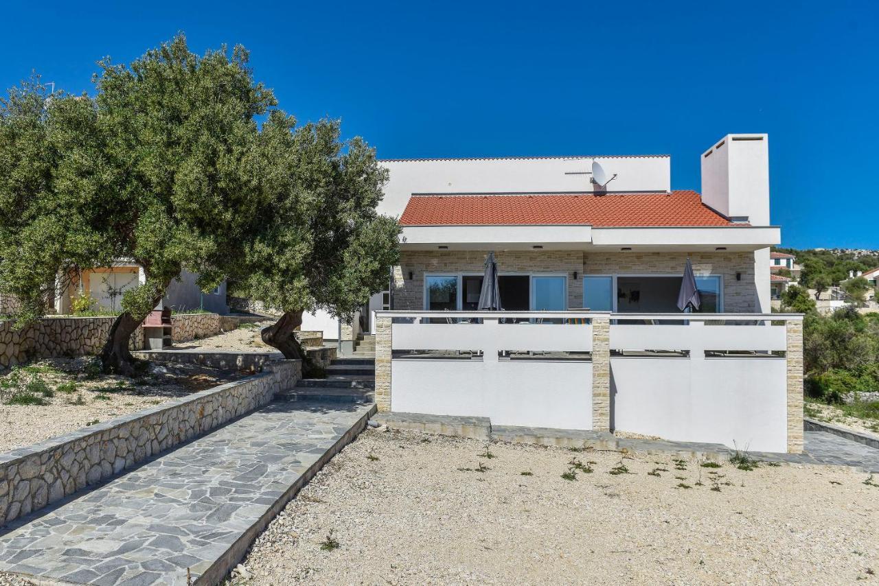 Moderner Bungalow Mit Meerblick Lun  Esterno foto