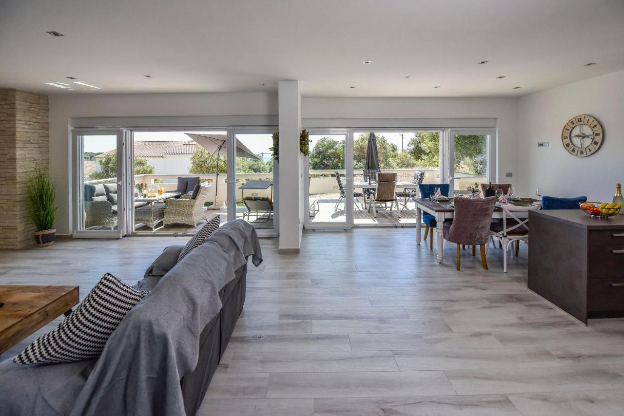 Moderner Bungalow Mit Meerblick Lun  Esterno foto