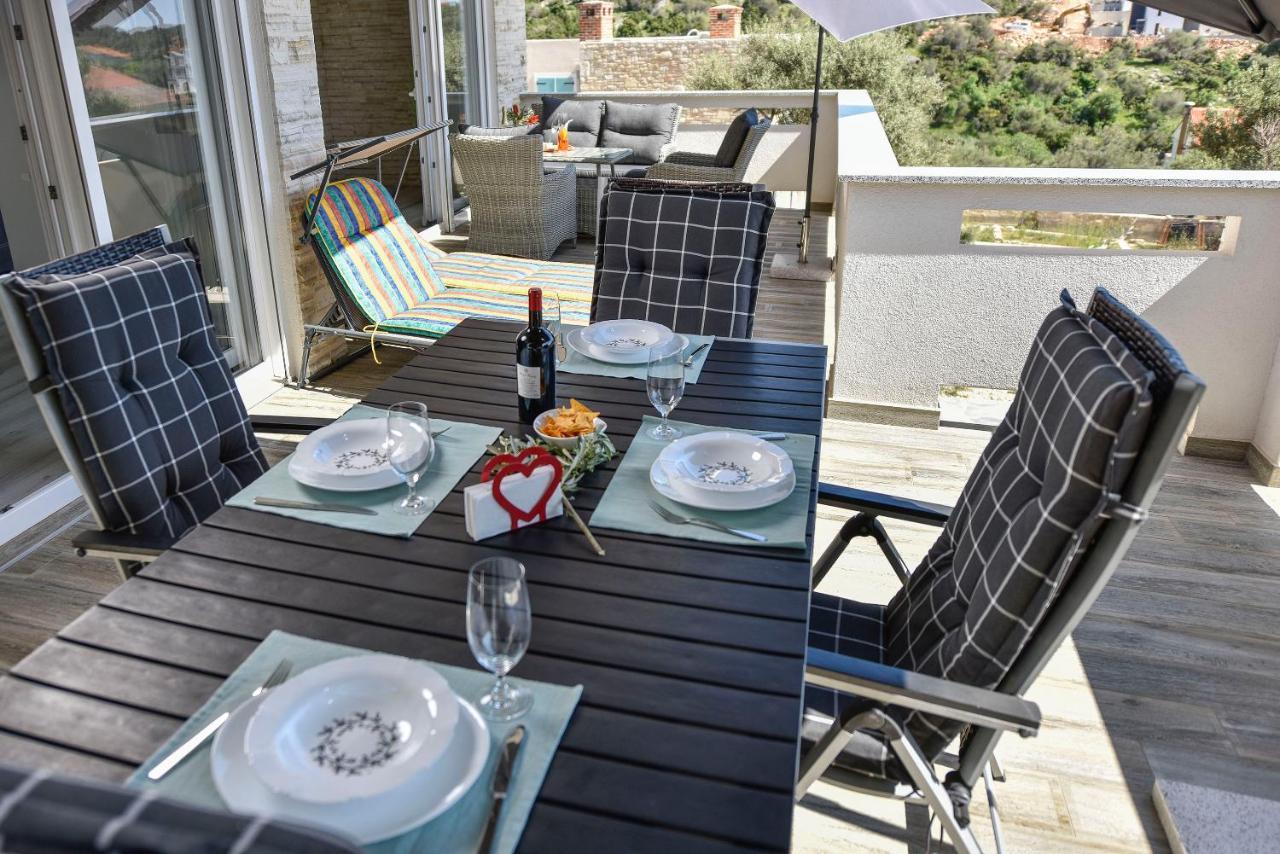 Moderner Bungalow Mit Meerblick Lun  Esterno foto