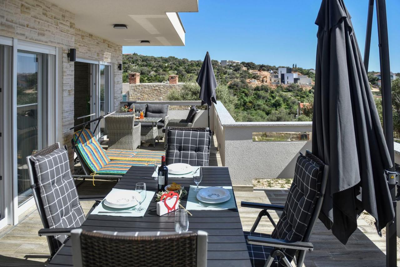 Moderner Bungalow Mit Meerblick Lun  Esterno foto